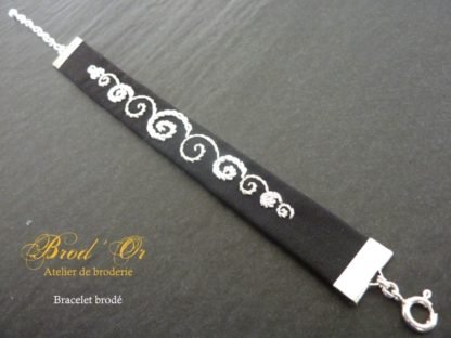 Bracelet brodé "Les spirales" coloris noir