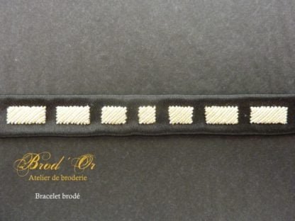 Bracelet brodé "Les rectangles" coloris noir