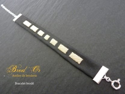 Bracelet brodé "Les rectangles" coloris noir